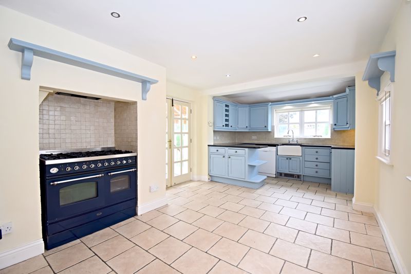 Kitchen / Breakfast Room- click for photo gallery